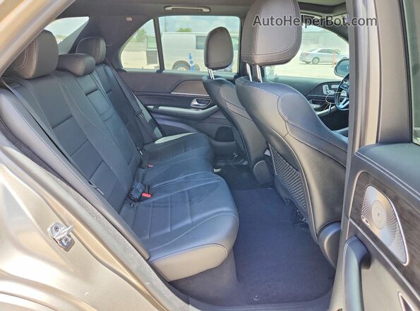 4JGFB5KB5PA943825 2023 MERCEDES-BENZ GLE Silver Widok wnętrza z tyłu