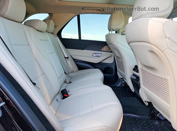 4JGFB5KB8TB578125 2026 MERCEDES-BENZ GLE Black Widok wnętrza z tyłu