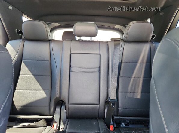 4JGFB5KE2NA643263 2022 MERCEDES-BENZ GLE White Vista de los asientos traseros
