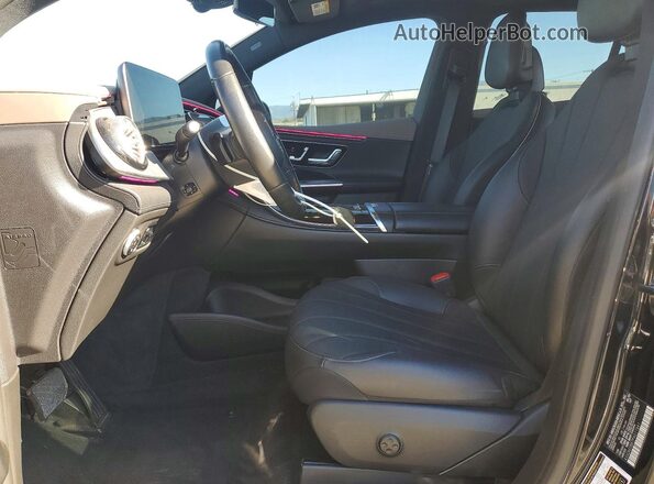4JGGM2BB7PA011641 2023 MERCEDES-BENZ EQE Черный Вид салона спереди