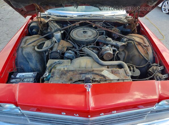 4P67J5X148041 1975 BUICK LESABRE Red Widok wnętrza z tyłu