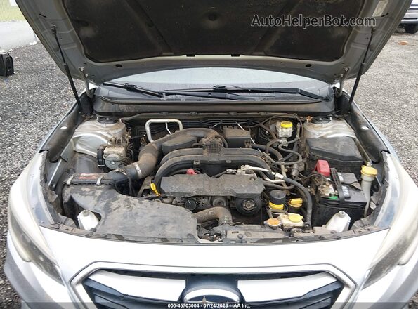4S3BNAA65J3045650 2018 SUBARU LEGACY Silver Вид ззаду