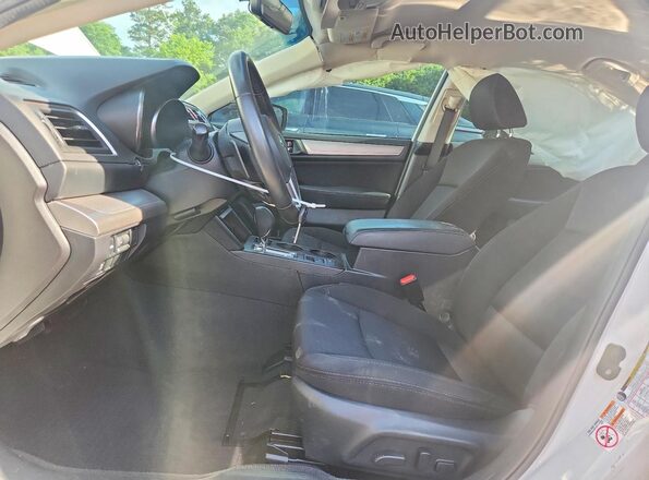 4S3BNAC60H3056644 2017 SUBARU LEGACY Белый Вид салона спереди