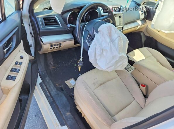 4S3BNAC66H3028315 2017 SUBARU LEGACY White Widok deski rozdzielczej