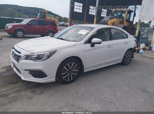 4S3BNAC69J3002099 2018 SUBARU LEGACY White Front left