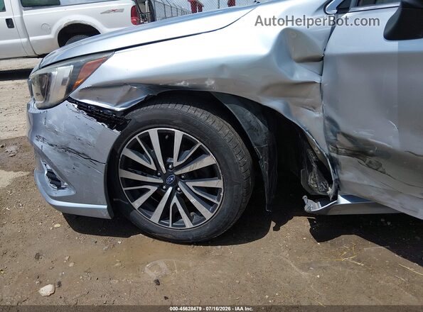 4S3BNAC69J3040593 2018 SUBARU LEGACY Silver Front view