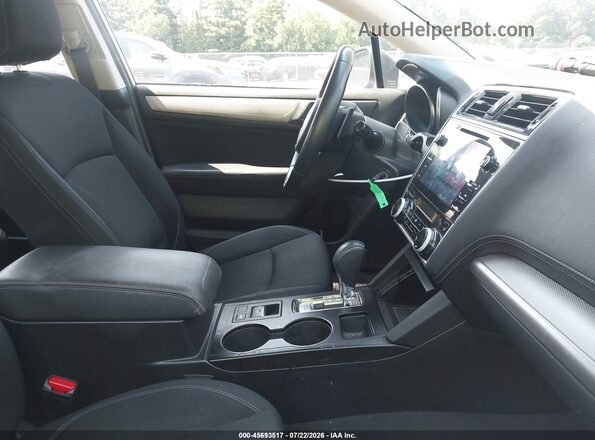 4S3BNAF62K3039735 2019 SUBARU LEGACY Серебряный Вид салона спереди