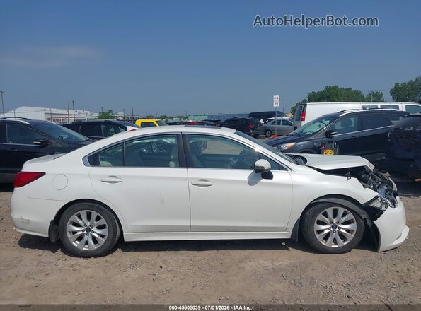 4S3BNAH61H3032149 2017 SUBARU LEGACY White Вид задньої частини салону