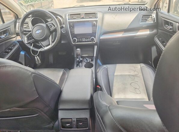 4S3BNAK65J3038812 2018 SUBARU LEGACY Черный Вид панели приборов