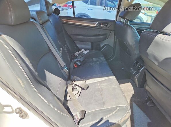 4S3BNAN68K3032936 2019 SUBARU LEGACY White Widok tylnych siedzeń