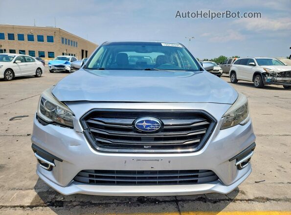 4S3BNAR60J3019008 2018 SUBARU LEGACY Silver Вид спереду