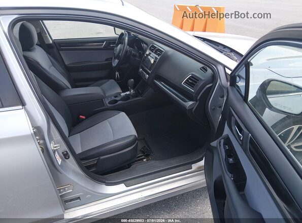4S3BNAR69H3011211 2017 SUBARU LEGACY Silver Widok wnętrza z przodu