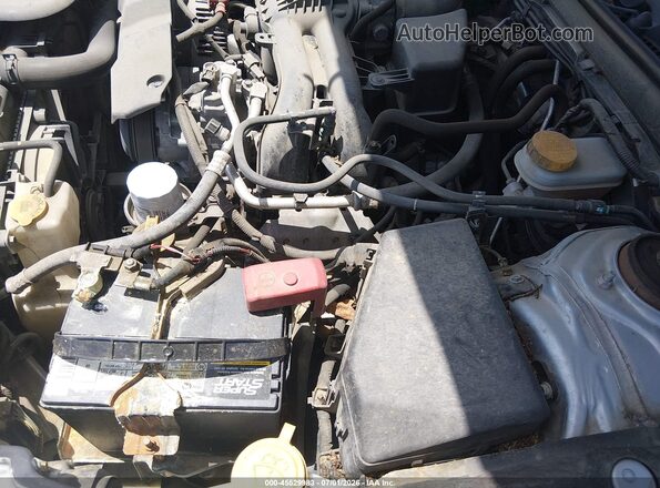 4S3BNAR69H3011211 2017 SUBARU LEGACY Silver Widok z przodu