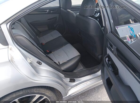 4S3BNAR69H3011211 2017 SUBARU LEGACY Silver Widok naklejki z numerem VIN