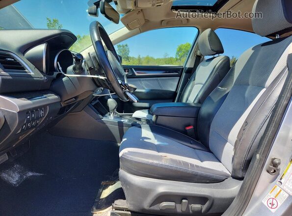 4S3BNAS6XH3057155 2017 SUBARU LEGACY Silver Front interior view