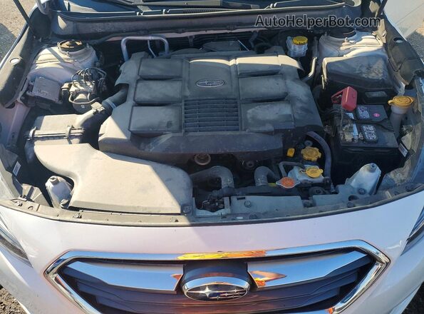 4S3BNEN61J3009939 2018 SUBARU LEGACY White Widok wnętrza z tyłu