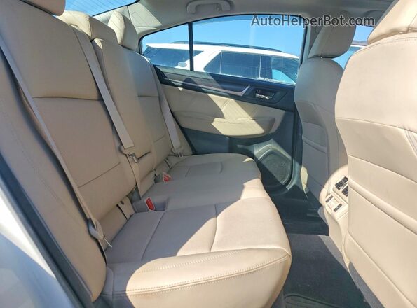 4S3BNEN61J3009939 2018 SUBARU LEGACY White Widok tylnych siedzeń