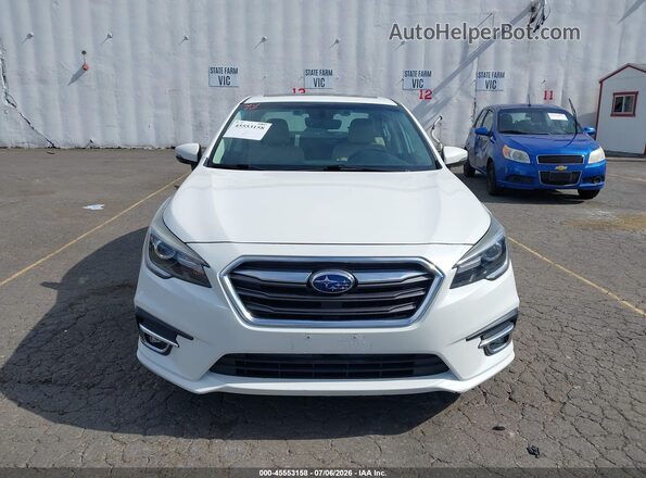 4S3BNEN61J3030046 2018 SUBARU LEGACY White Widok wnętrza z tyłu
