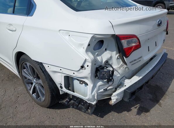 4S3BNEN61J3030046 2018 SUBARU LEGACY White Widok z przodu