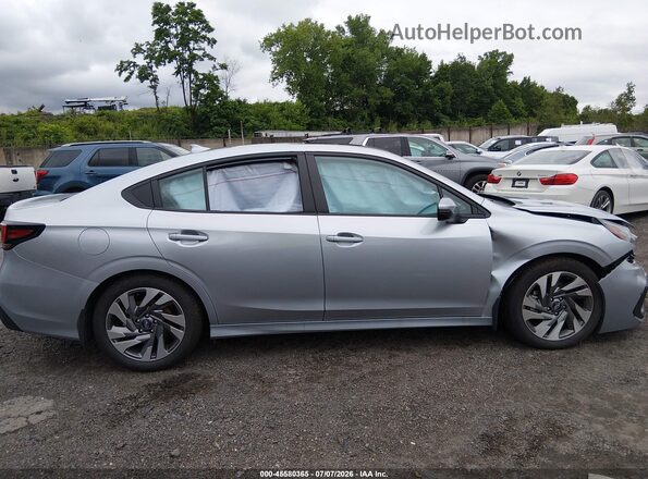 4S3BWAN68S3030276 2025 SUBARU LEGACY Silver Widok wnętrza z tyłu