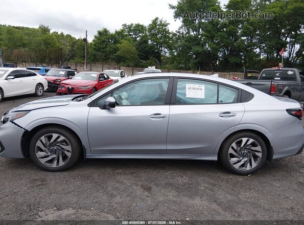 4S3BWAN68S3030276 2025 SUBARU LEGACY Silver Widok wnętrza 360 stopni