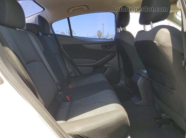 4S3GKAA61H3624871 2017 SUBARU IMPREZA White Widok tylnych siedzeń