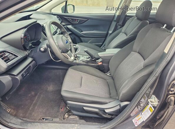 4S3GKAA66J1613527 2018 SUBARU IMPREZA Gray Front interior view