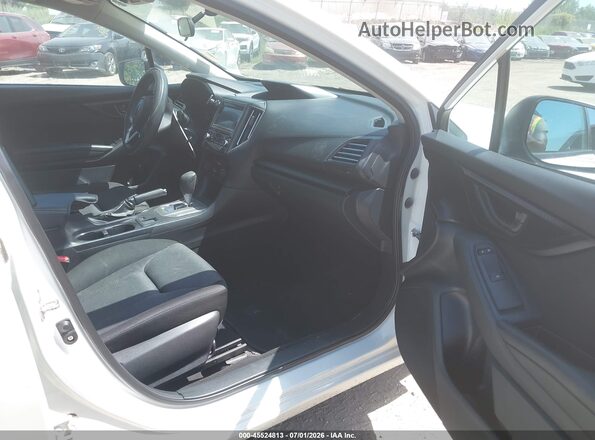 4S3GKAA69H3617893 2017 SUBARU IMPREZA White Widok wnętrza z przodu