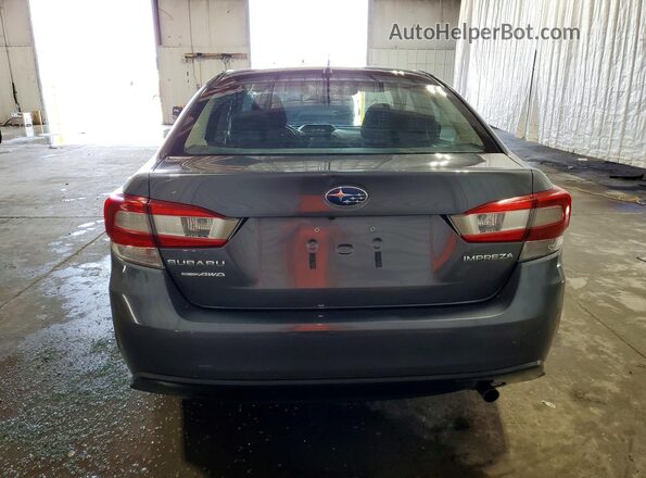 4S3GKAA6XJ1615040 2018 SUBARU IMPREZA Gray Widok z tyłu