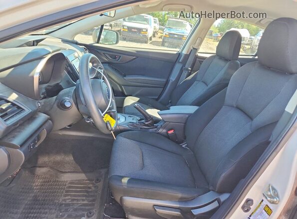 4S3GKAB64H3618545 2017 SUBARU IMPREZA Белый Вид салона спереди