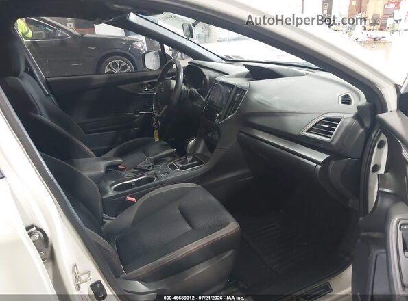 4S3GKAL66H3608212 2017 SUBARU IMPREZA White Вид салону спереду