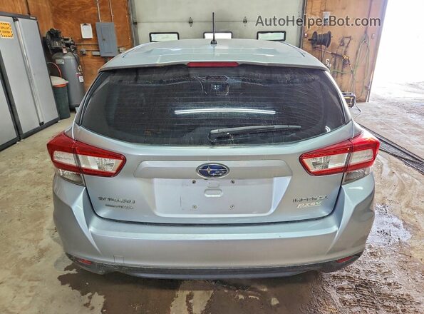 4S3GTAA67H3704737 2017 SUBARU IMPREZA Silver Widok z tyłu