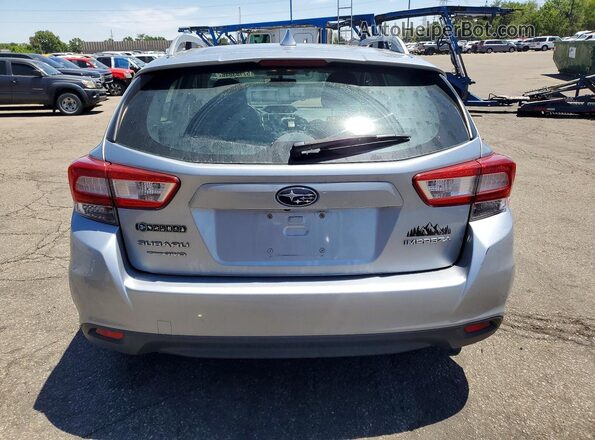4S3GTAC65K3722884 2019 SUBARU IMPREZA Silver Вид ззаду