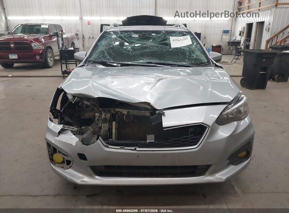 4S3GTAD60J3715810 2018 SUBARU IMPREZA Silver Vista del cuadro de instrumentos