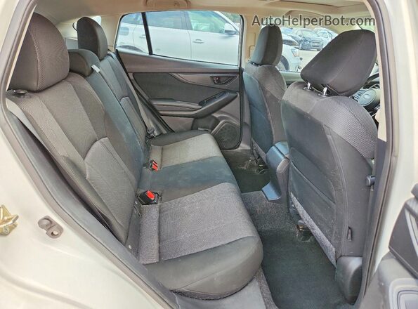 4S3GTAD61H3707466 2017 SUBARU IMPREZA White Widok tylnych siedzeń