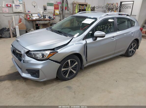 4S3GTAD64K3719327 2019 SUBARU IMPREZA Silver Vista tres cuartos delantera izquierda