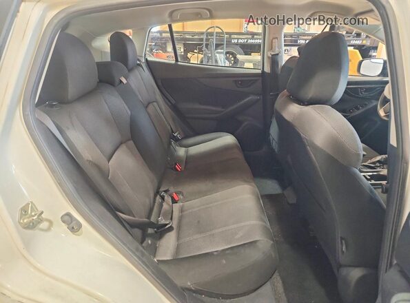 4S3GTAD66K3701427 2019 SUBARU IMPREZA White Vista de los asientos traseros