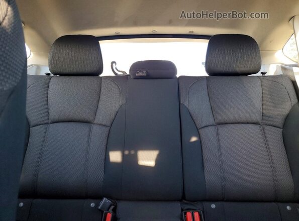 4S3GTAD67J3737447 2018 SUBARU IMPREZA Silver უკანა სავარძლების ხედი
