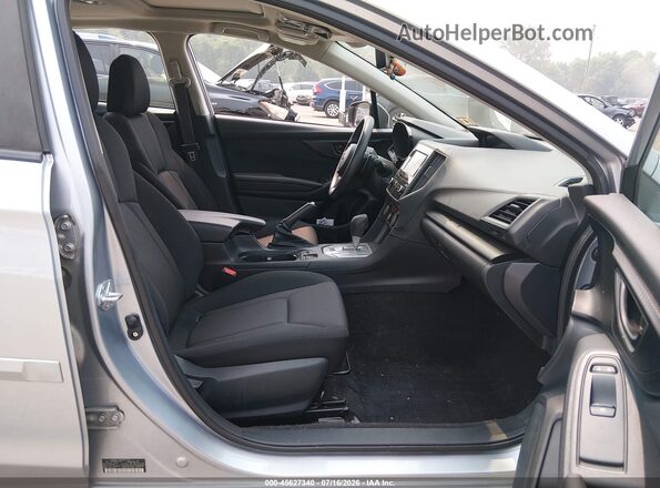 4S3GTAD68M3714375 2021 SUBARU IMPREZA Silver Вид салону спереду