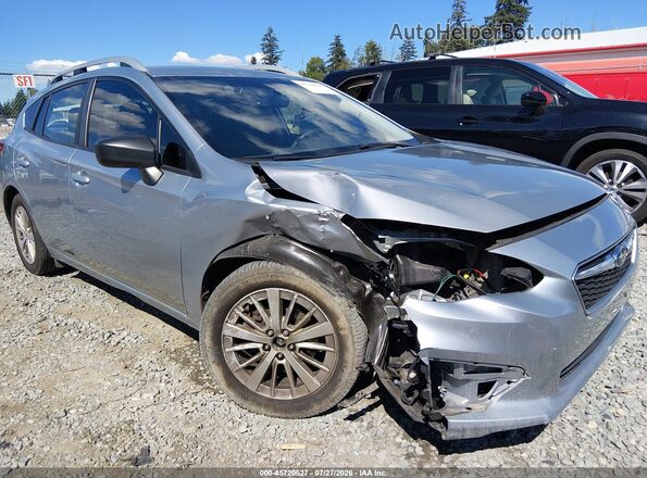 4S3GTAD69J3720715 2018 SUBARU IMPREZA Silver Widok z przodu