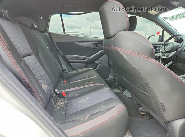 4S3GTAK66H1728134 2017 SUBARU IMPREZA White Widok wnętrza z tyłu