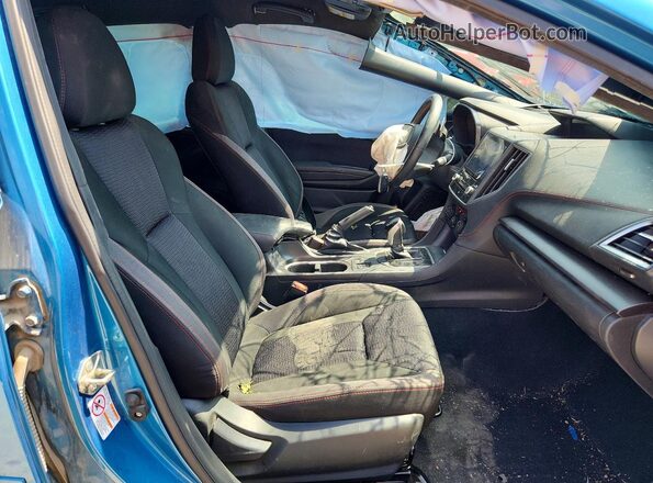 4S3GTAK67H3743780 2017 SUBARU IMPREZA Blue Вид салону спереду