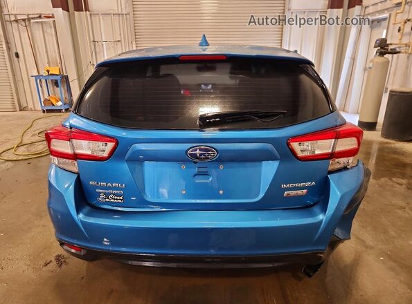 4S3GTAL68J3717192 2018 SUBARU IMPREZA Blue Rear view