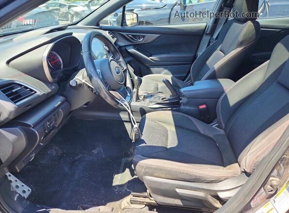 4S3GTAL69H1715747 2017 SUBARU IMPREZA Gray Widok wnętrza z przodu