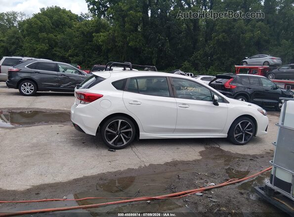 4S3GTAM61N3729026 2022 SUBARU IMPREZA White Vista interior trasera