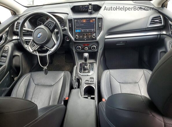 4S3GTAN65H3726987 2017 SUBARU IMPREZA Gray Widok deski rozdzielczej