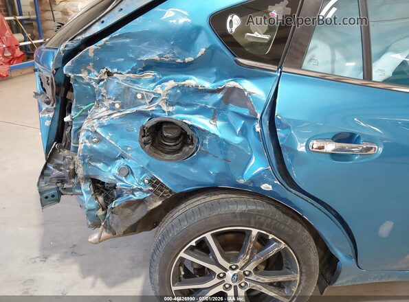 4S3GTAT64H3743220 2017 SUBARU IMPREZA Blue Vista frontal