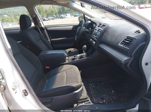 4S4BSAAC8J3374871 2018 SUBARU OUTBACK White წინა სალონის ხედი