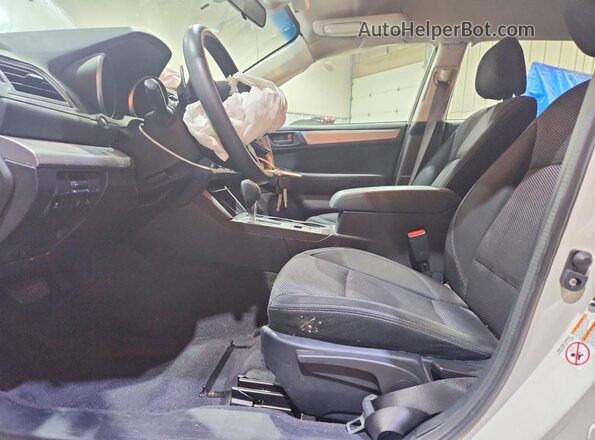4S4BSABC1K3293596 2019 SUBARU OUTBACK White Widok wnętrza z przodu