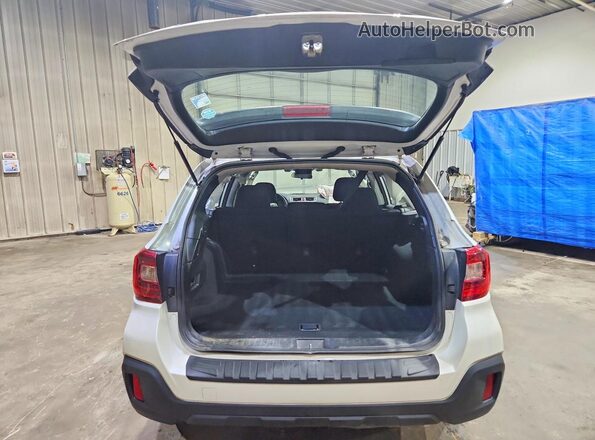 4S4BSABC1K3293596 2019 SUBARU OUTBACK White Widok z tyłu